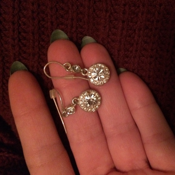 Exquisite Halo 😇 Earrings - Picture 2 of 2